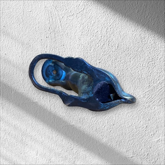 Vintage CAT IRON with teacup candle holder - Picture 3 of 7